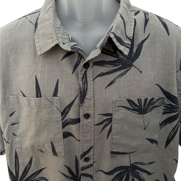 QUIKSILVER Aloha Hawaiian Collared Shirt Sleeve Shirt Men XL Regular Fit - Picture 2 of 8